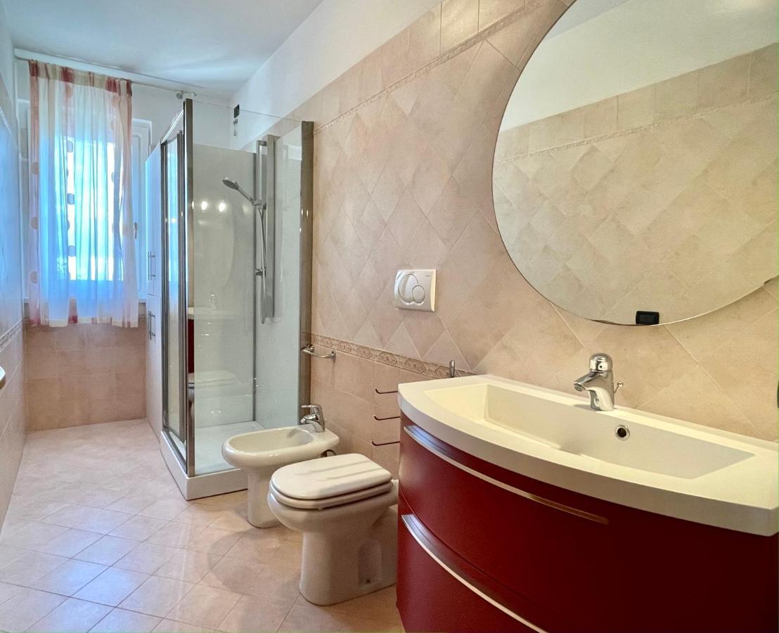Sunset Boutique Apartment Marina di Massa Kültér fotó